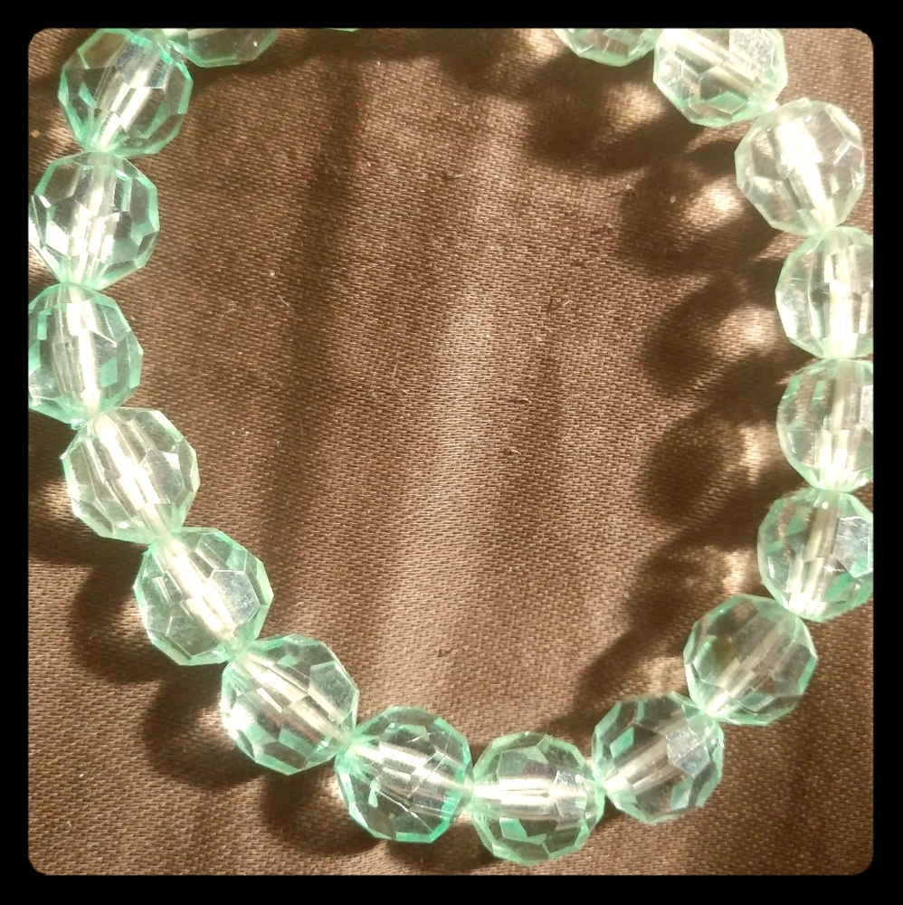 💚 Bracelet 💚 Free With Any Bundle 💚